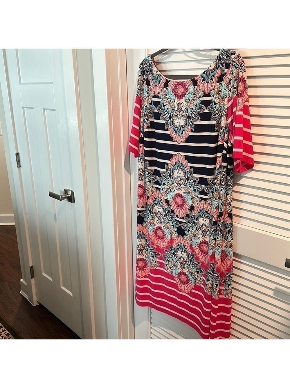 Guc Beautiful Floral Summer Short Sleeves Dress by ELIZA J. Size 18W.